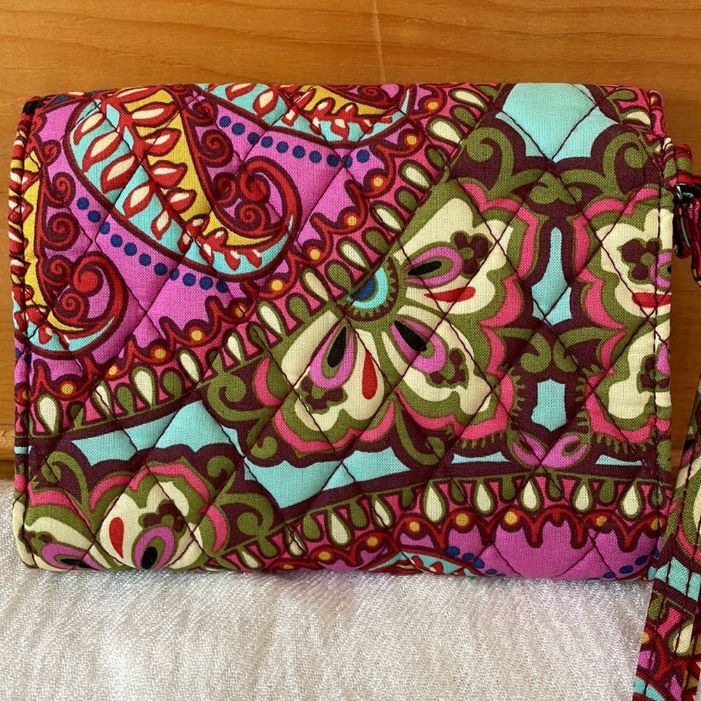 NWT 2-pc Vera Bradley: wristlet & luggage ID tag, both “resort medallion” print - Picture 3 of 12